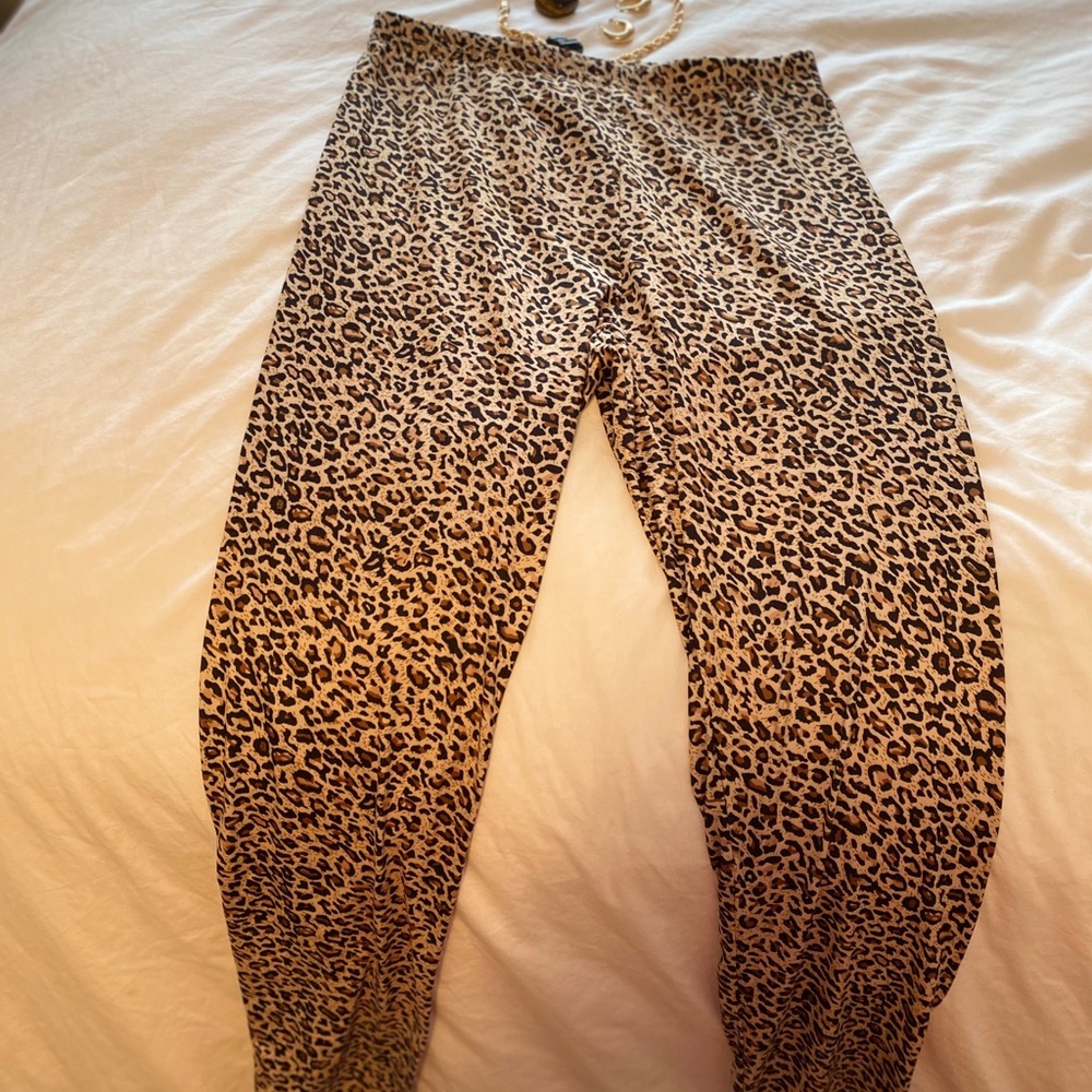 SHEIN leopard print leggings